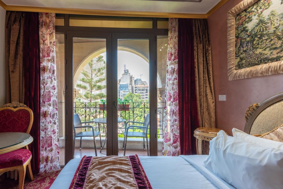 Q Hotel Beiroet Buitenkant foto