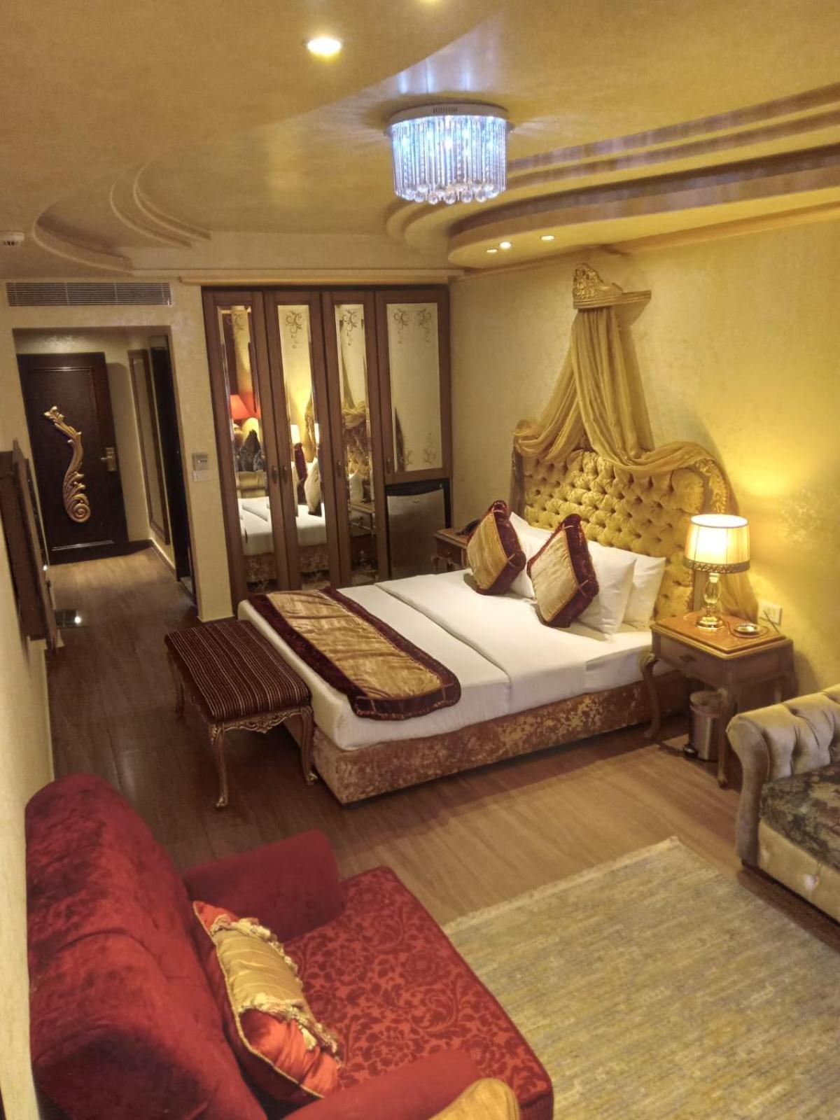 Q Hotel Beiroet Buitenkant foto