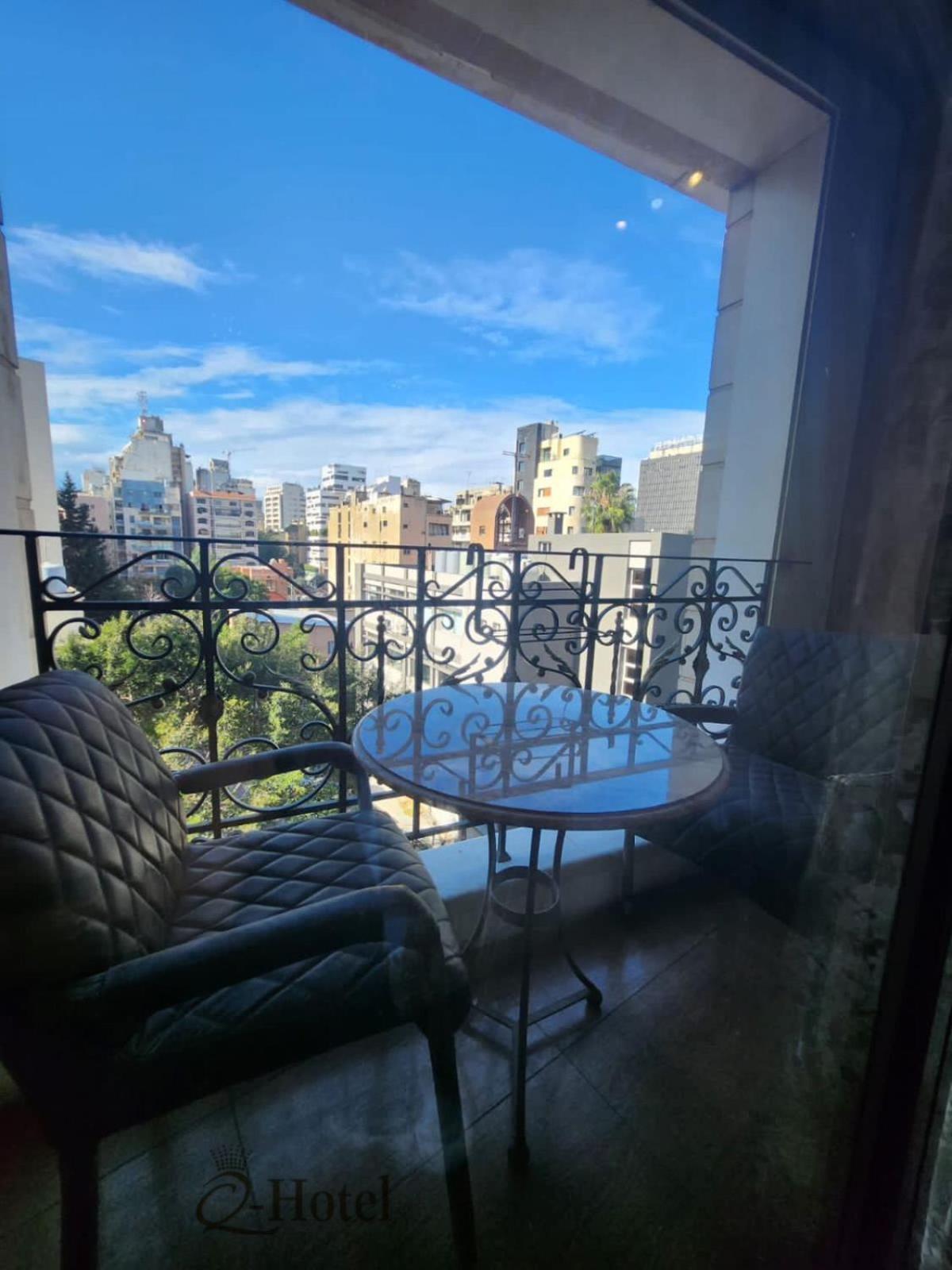 Q Hotel Beiroet Buitenkant foto
