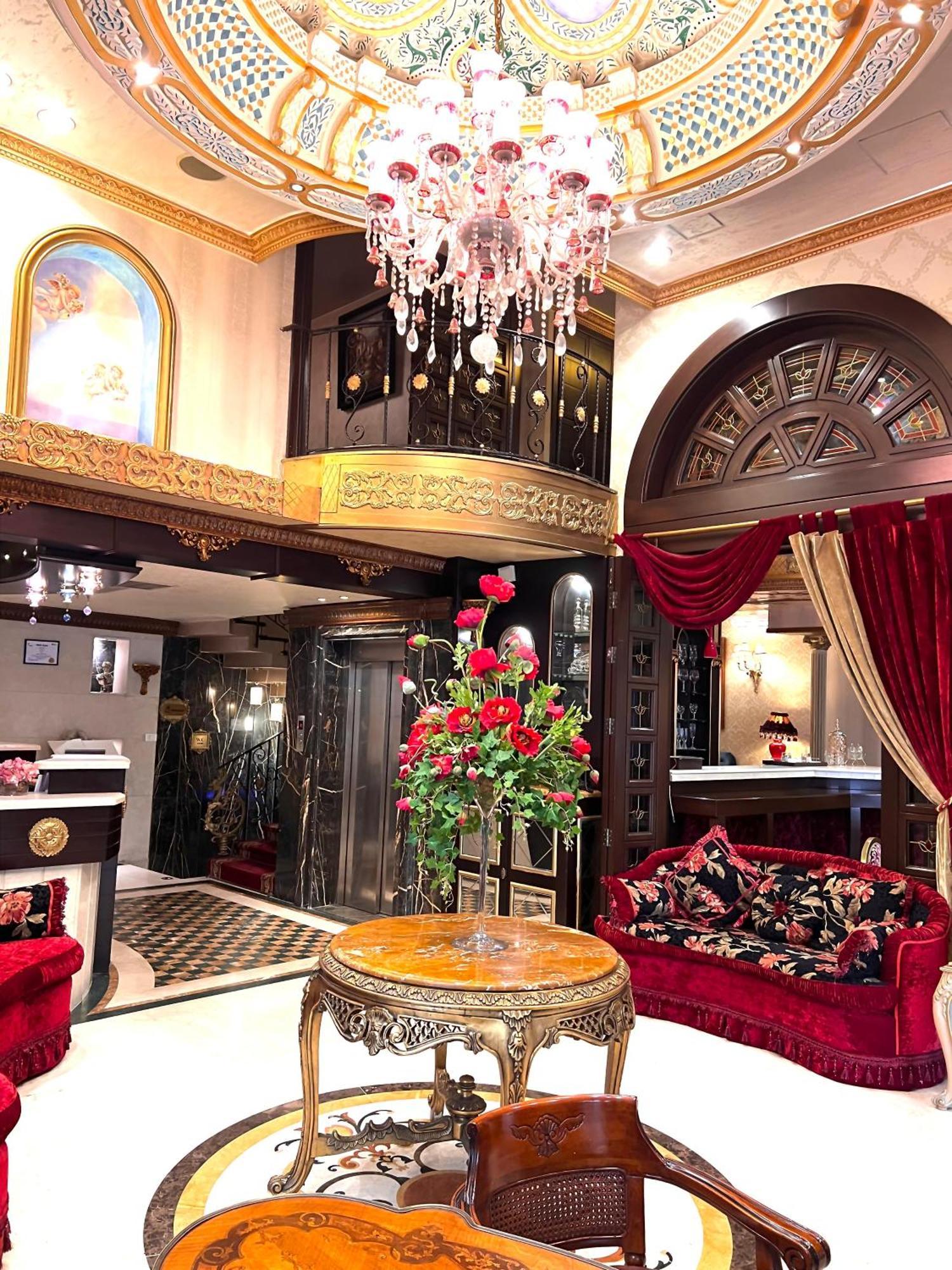 Q Hotel Beiroet Buitenkant foto