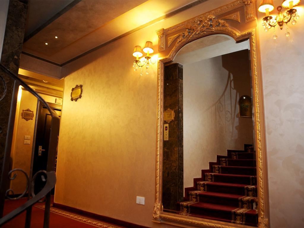 Q Hotel Beiroet Buitenkant foto